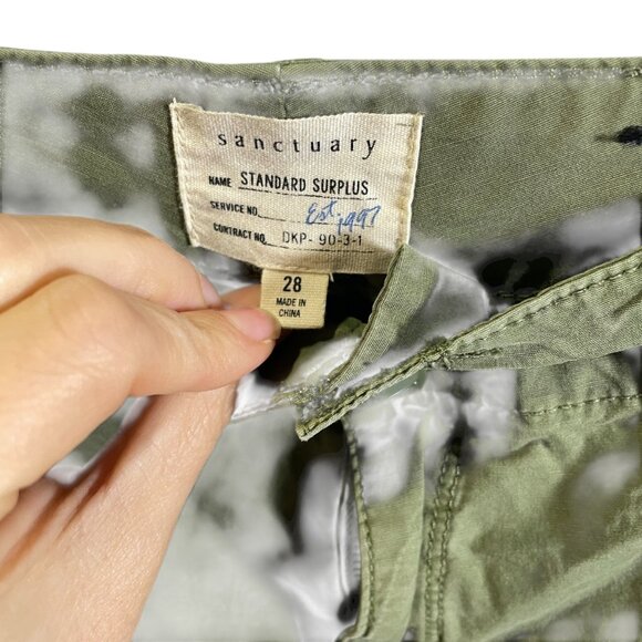 Sanctuary Women’s Standard Surplus Olive Green Utility Shorts Size 28 - Picture 3 of 4
